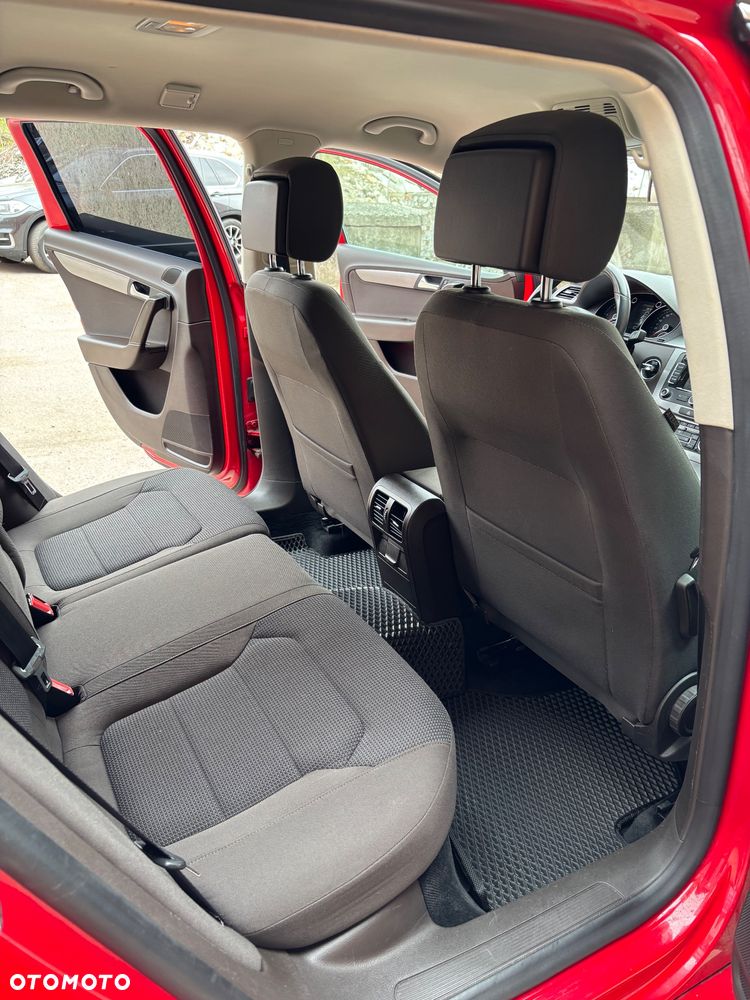 Volkswagen Passat - 11