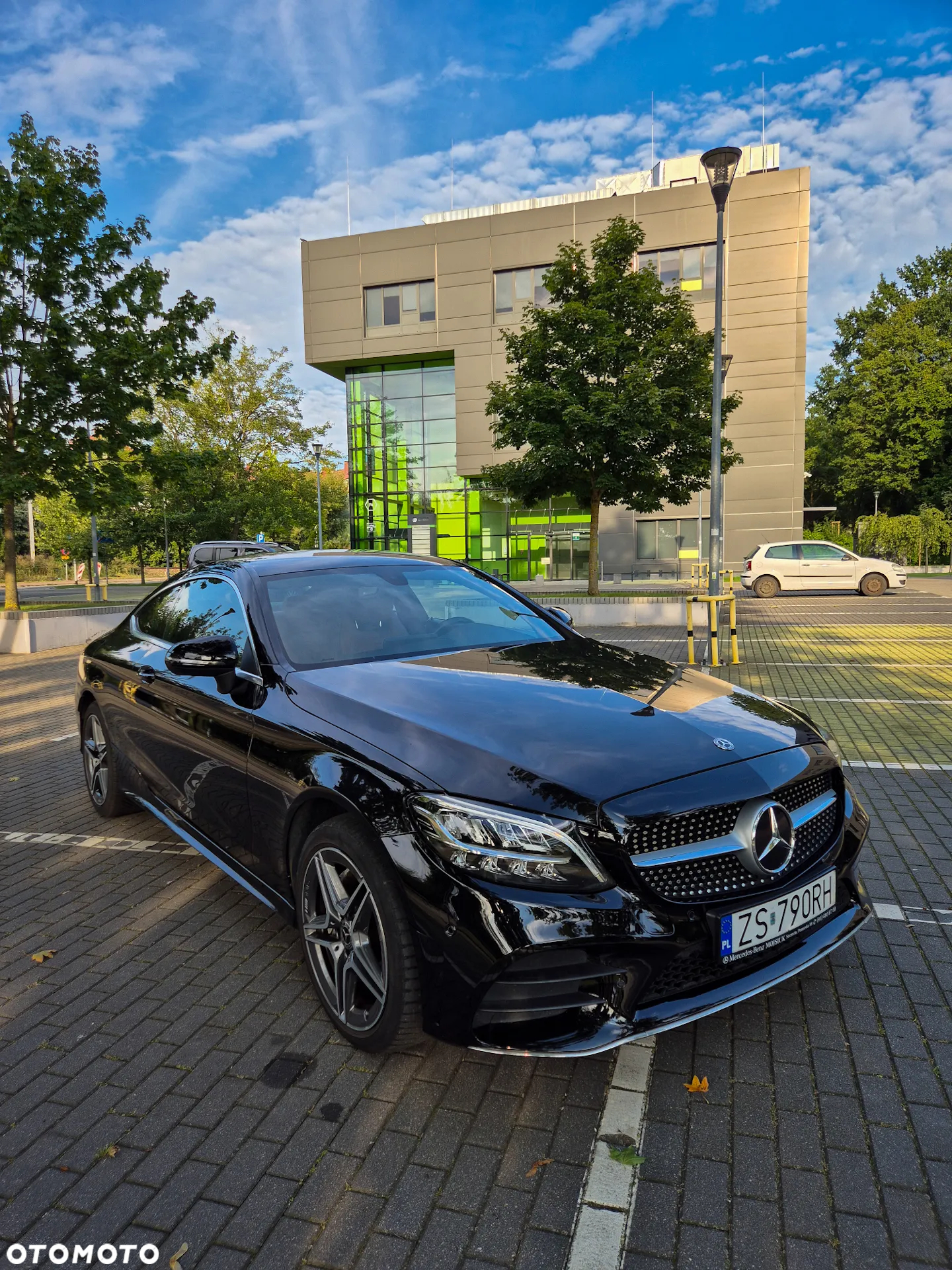 Mercedes-Benz Klasa C 180 Coupe 9G-TRONIC AMG Line - 2