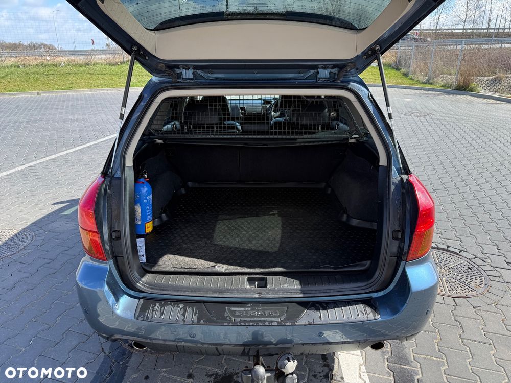 Subaru Outback 2.5 - 17