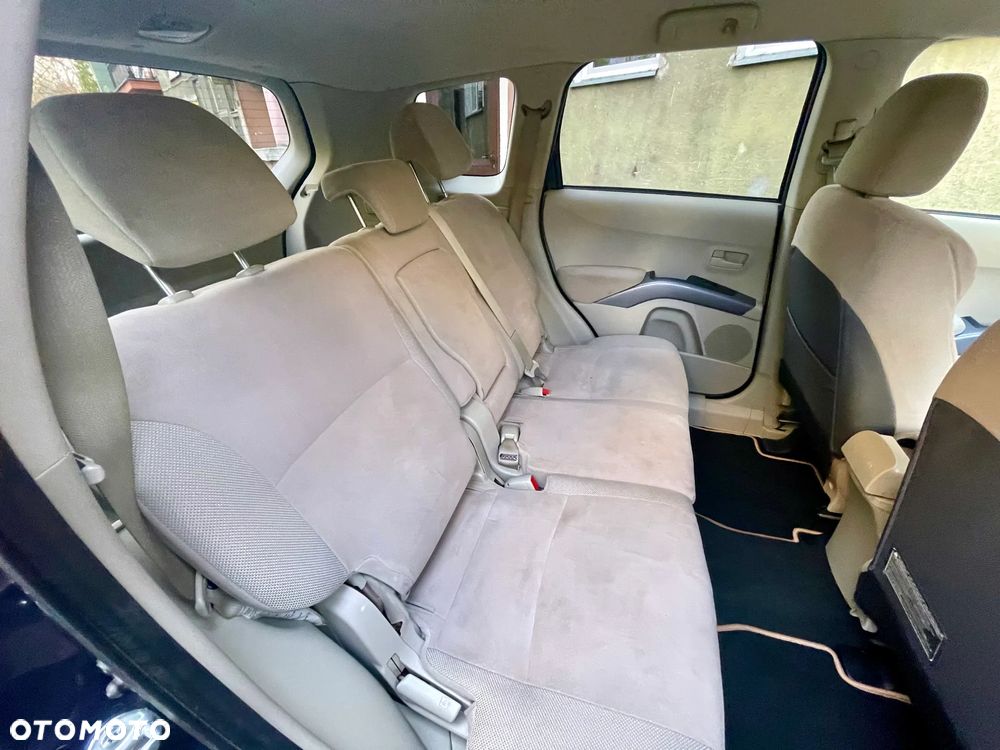 Mitsubishi Outlander 3.0 V6 XLS - 7