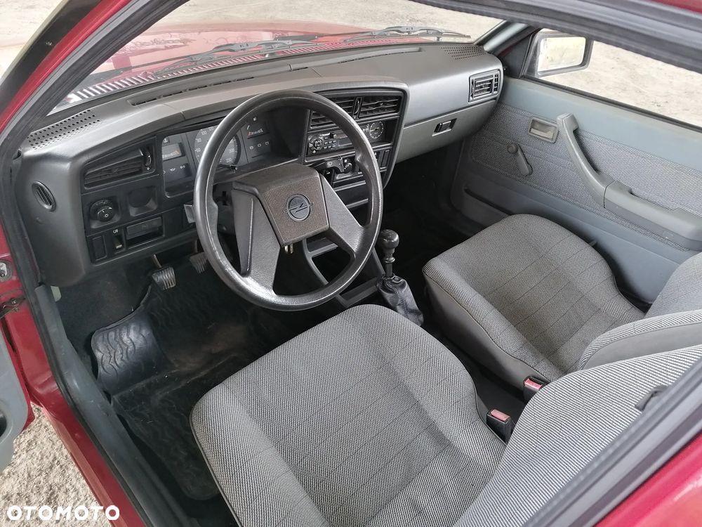 Opel Ascona C 1.6 - 5
