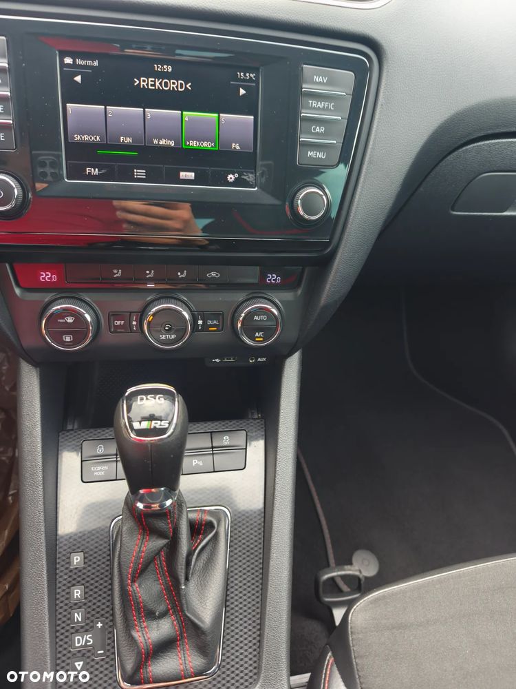 Skoda Octavia 2.0 TDI DSG RS - 17