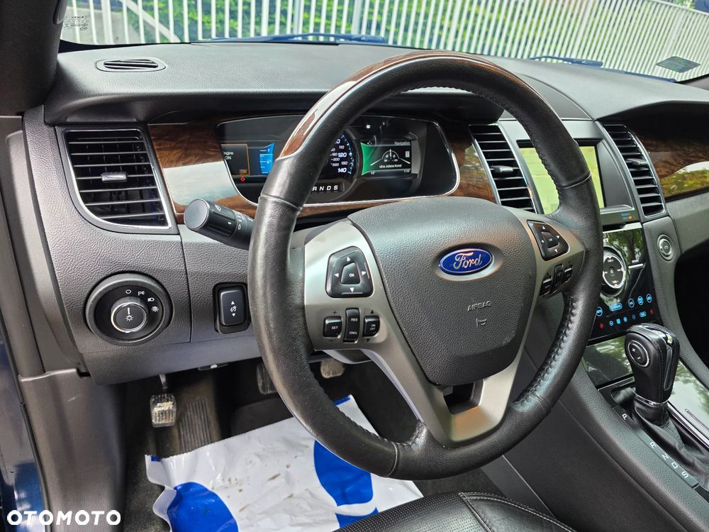Ford Taurus - 8