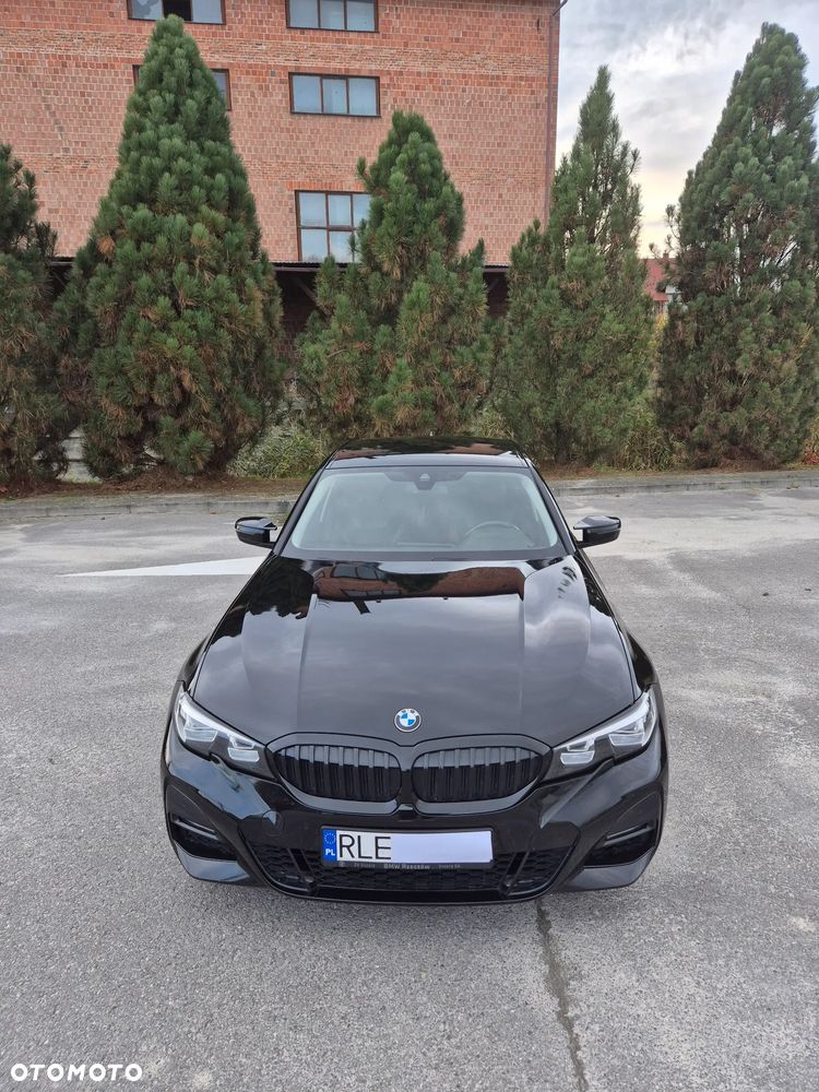 BMW Seria 3 318d M Sport - 12