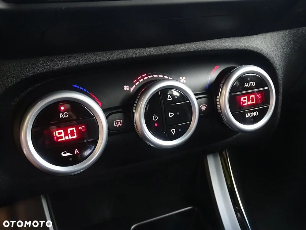 Alfa Romeo Giulietta 1.4 TB 16V Multiair Collezione - 32