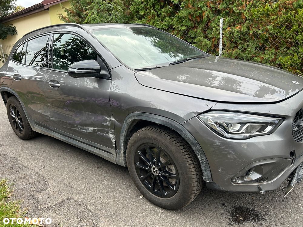 Mercedes-Benz GLA 250e Progressive - 4