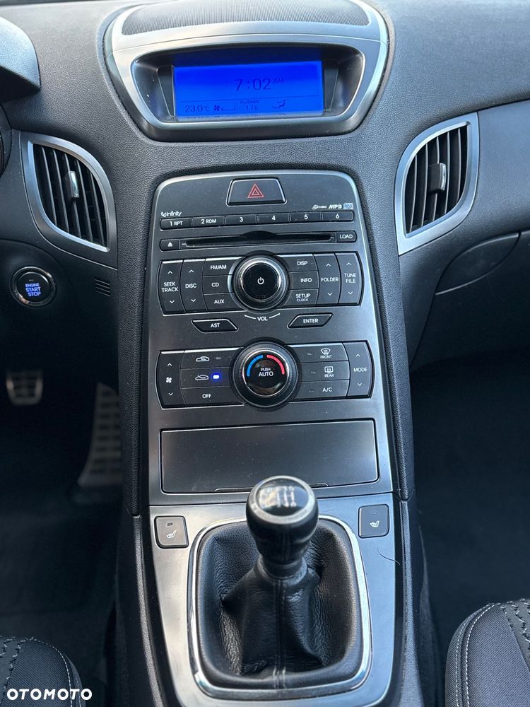 Hyundai Genesis Coupe 2.0 T - 29