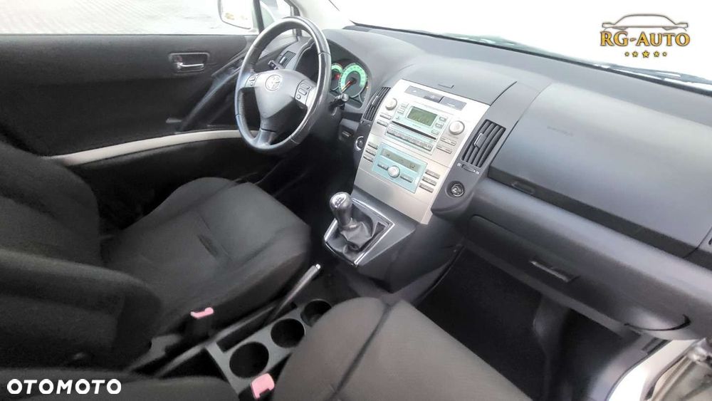 Toyota Corolla Verso - 17