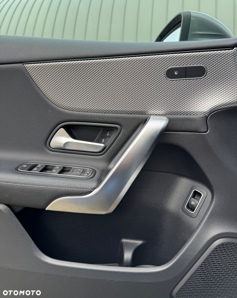 Mercedes-Benz Klasa A 180 Progressive 7G-DCT - 36