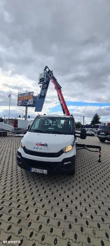 Iveco 35S16 montaż szkła, okien, płyt kamienia. HDS 2020 - 41