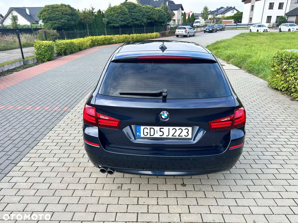 BMW Seria 5 520d xDrive - 10