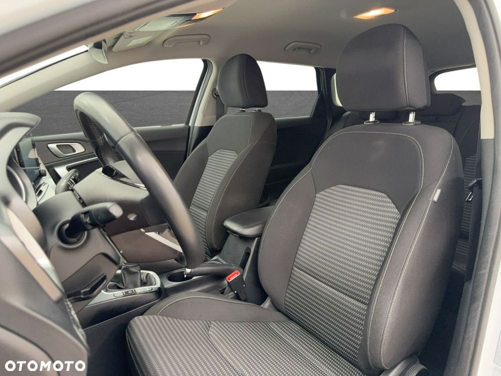 Kia Ceed - 17