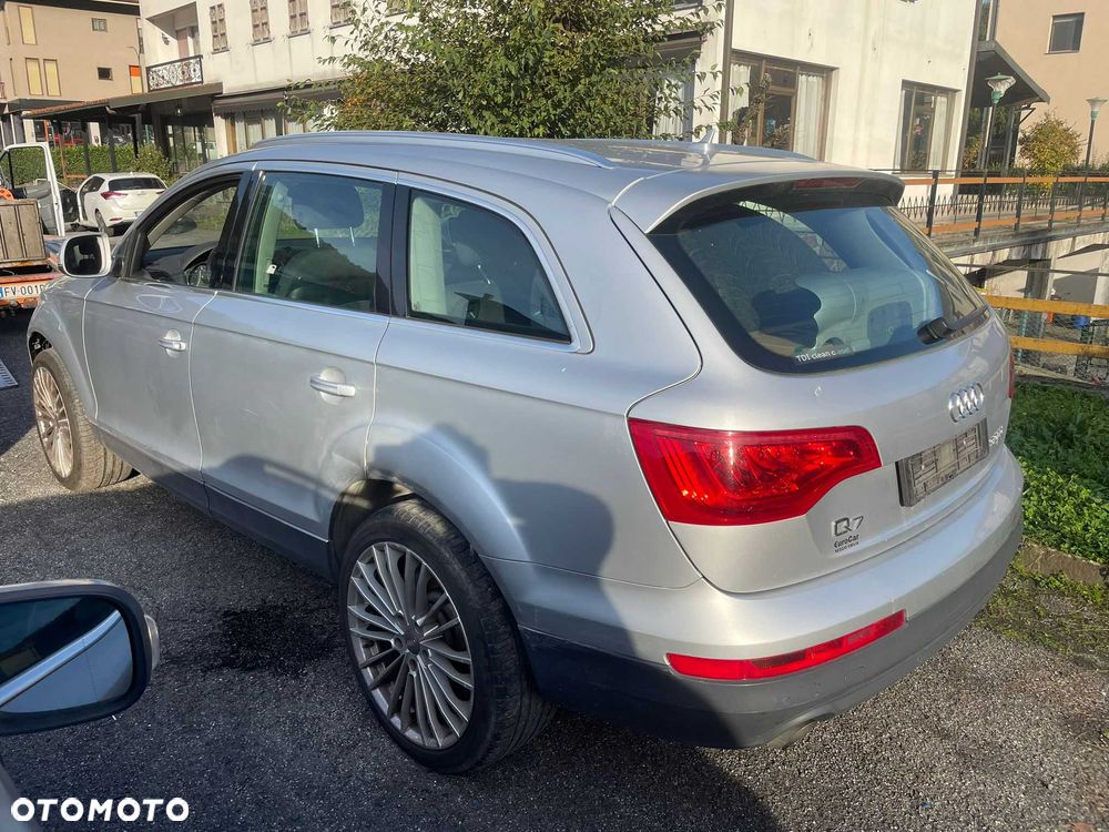 Audi Q7 - 2