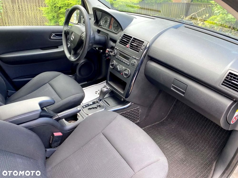 Mercedes-Benz Klasa A 180 CDI Autotronic Avantgarde Special Edition - 32