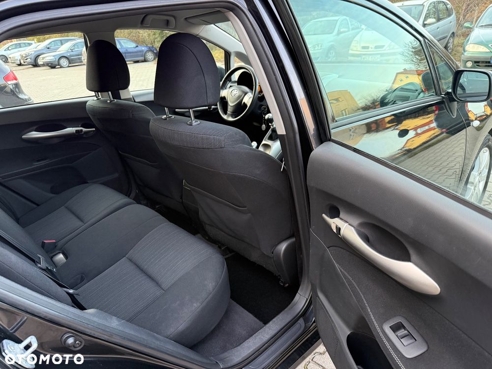 Toyota Auris 1.6 Executive - 12