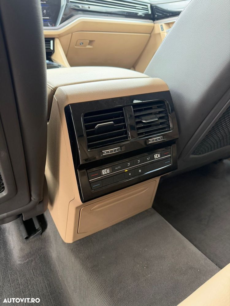 Volkswagen Touareg - 10