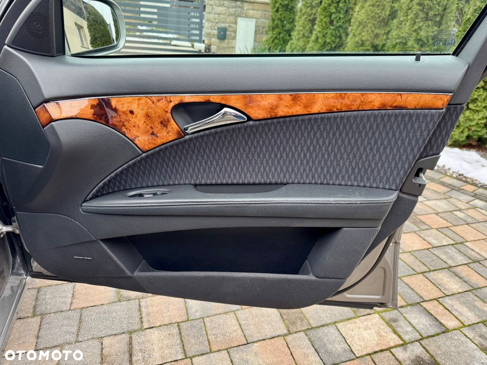 Mercedes-Benz Klasa E 350 Elegance Sport Edition - 19