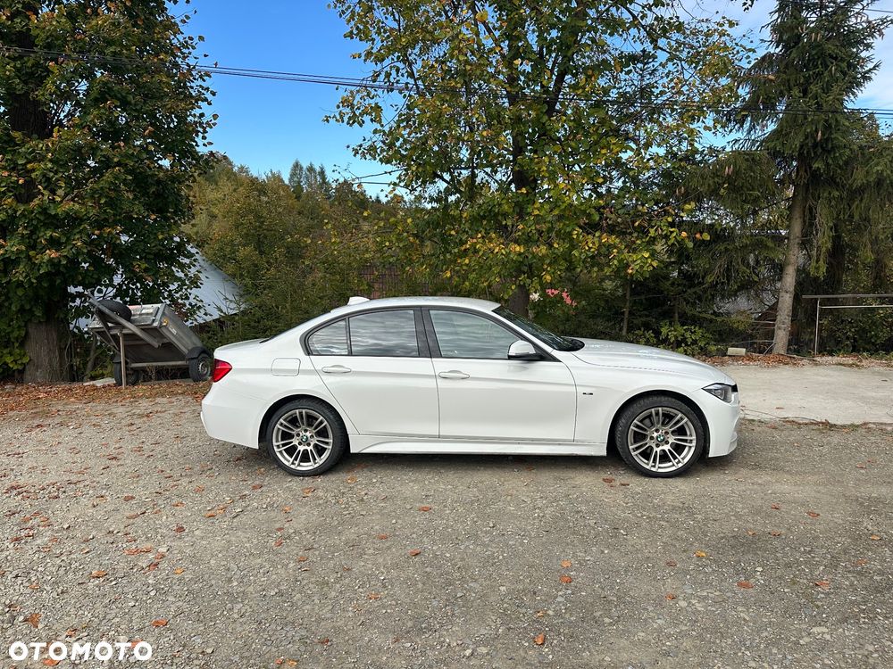 BMW F30 2014 photo 4