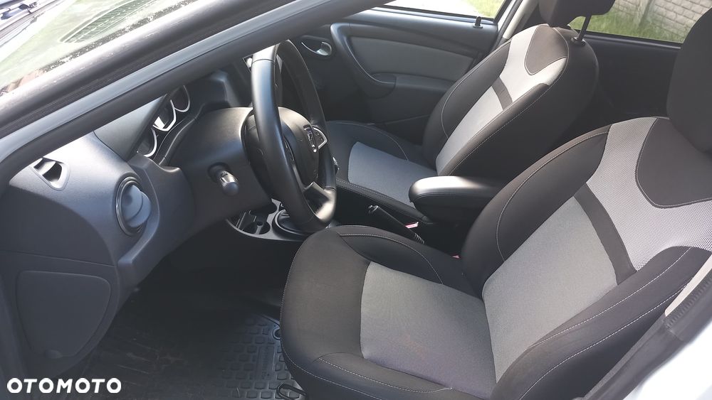 Dacia Duster 1.6 SCe Prestige - 14