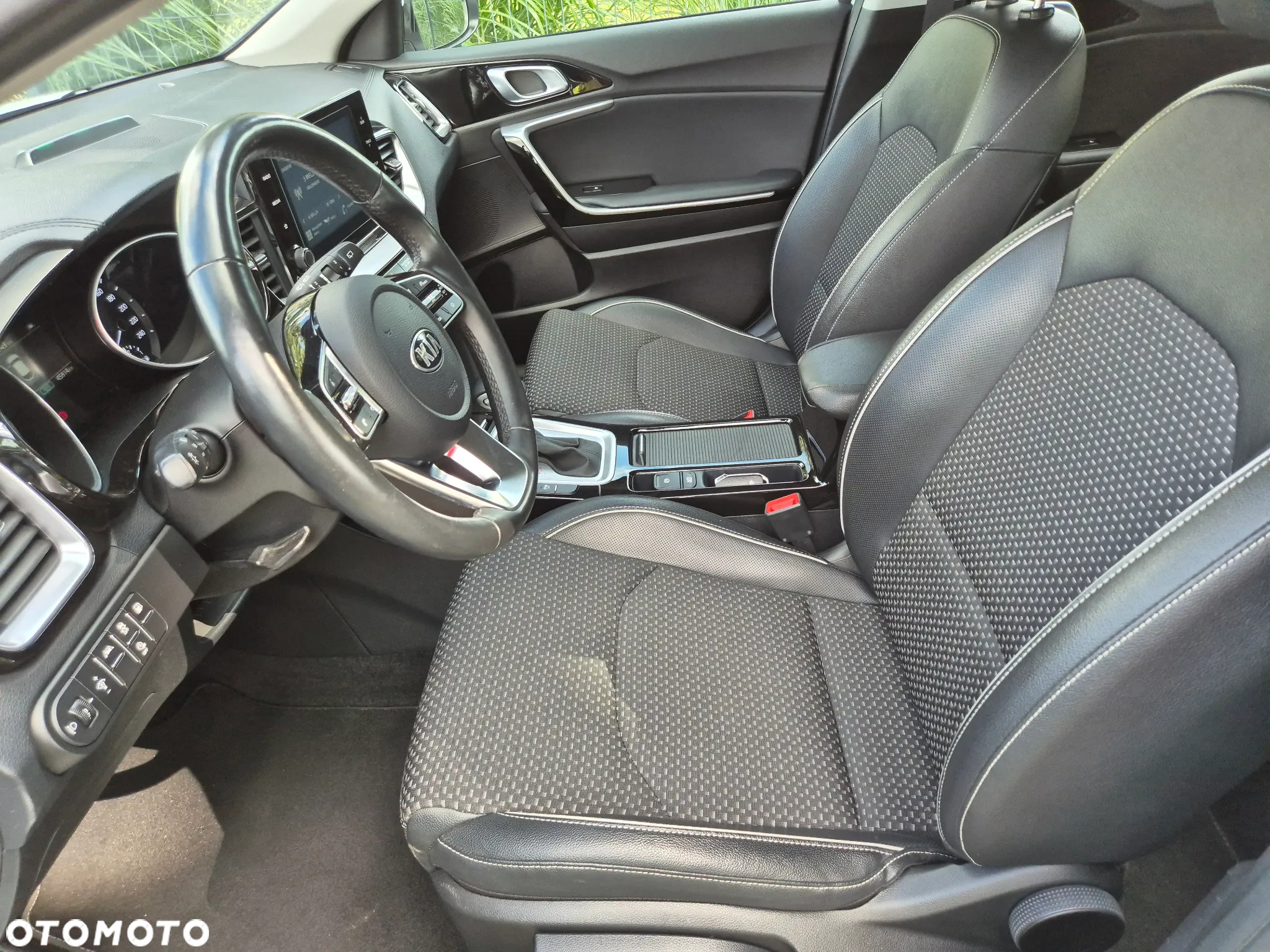 Kia XCeed - 11