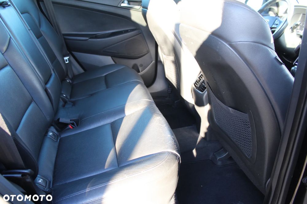 Hyundai Tucson 1.7 CRDI BlueDrive Comfort 2WD - 11