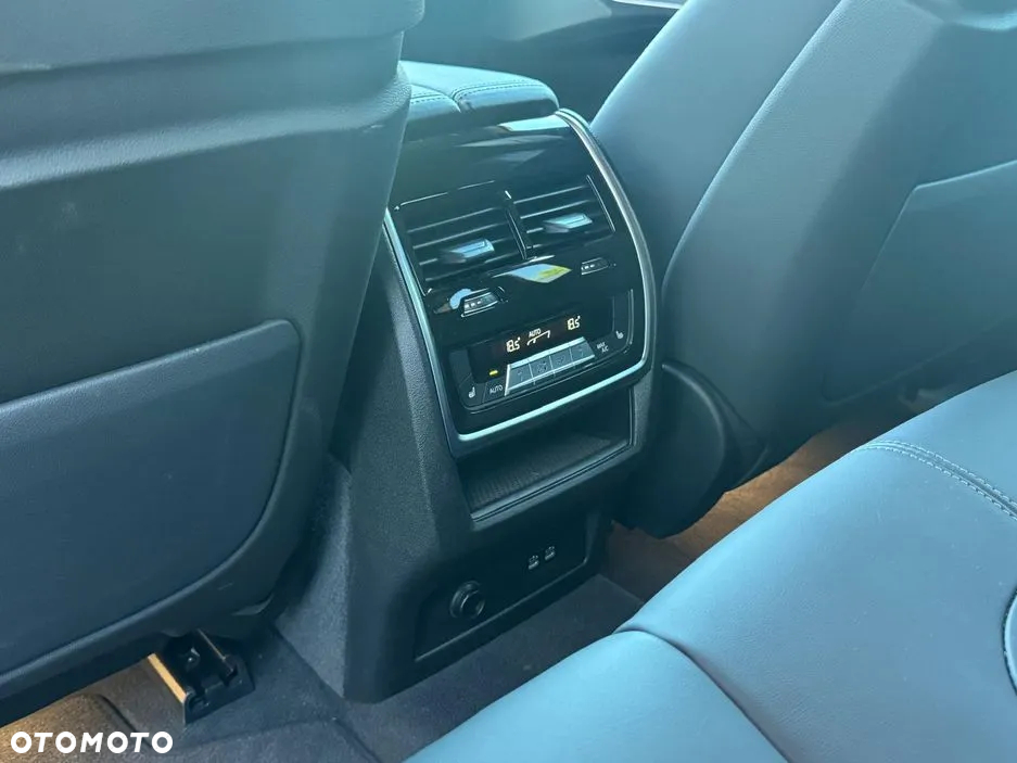 BMW X5 xDrive50e - 24