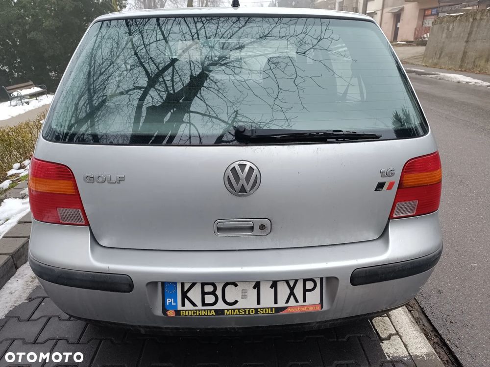 Volkswagen Golf 1.6 - 6