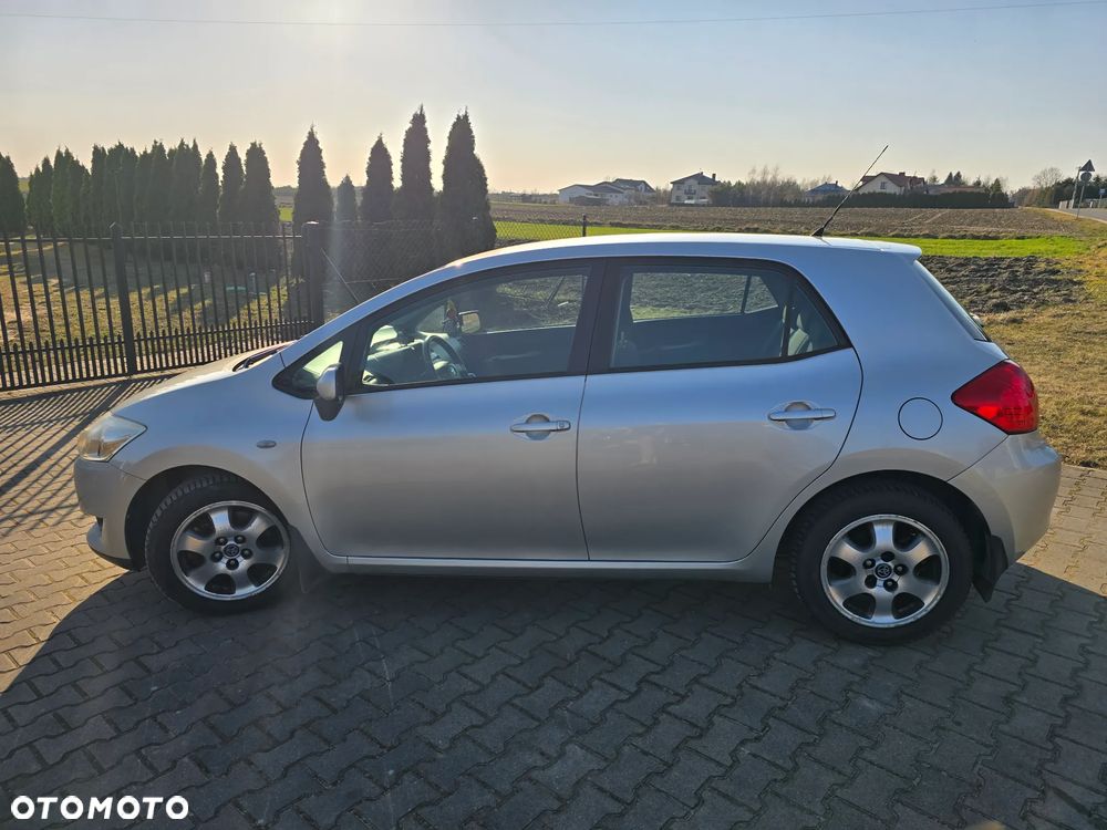 Toyota Auris 2.0 D-4D 2010 - 8