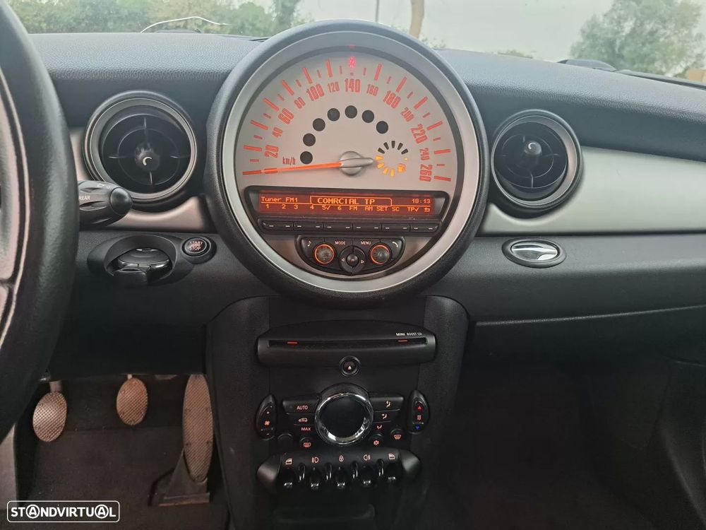 MINI 3 Portas One D - 9