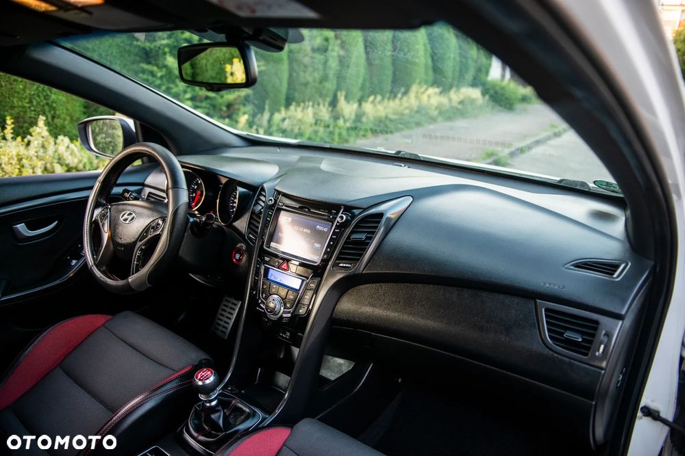 Hyundai i30 1.6 T GDI Turbo - 39