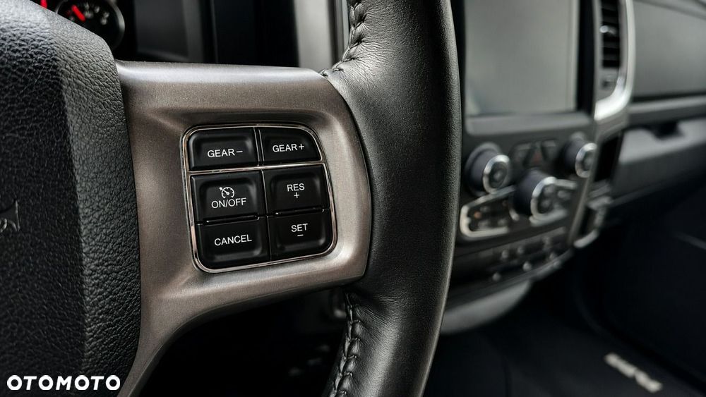 Dodge RAM - 12