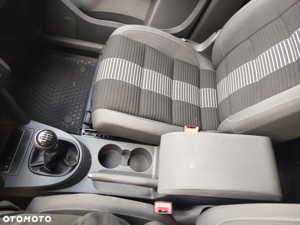 Volkswagen Touran 1.6 TDI DPF BlueMot Comfortline - 10