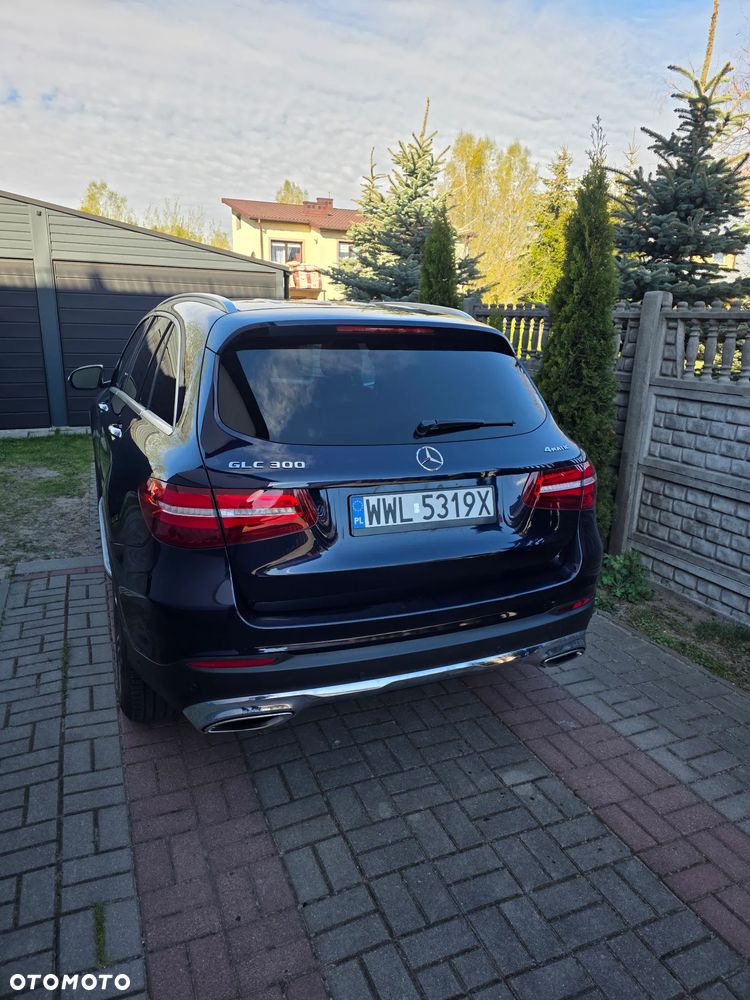 Mercedes-Benz GLC 300 4Matic 9G-TRONIC - 4