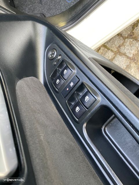 Fiat Tipo Station Wagon 1.3 M-Jet Lounge - 26