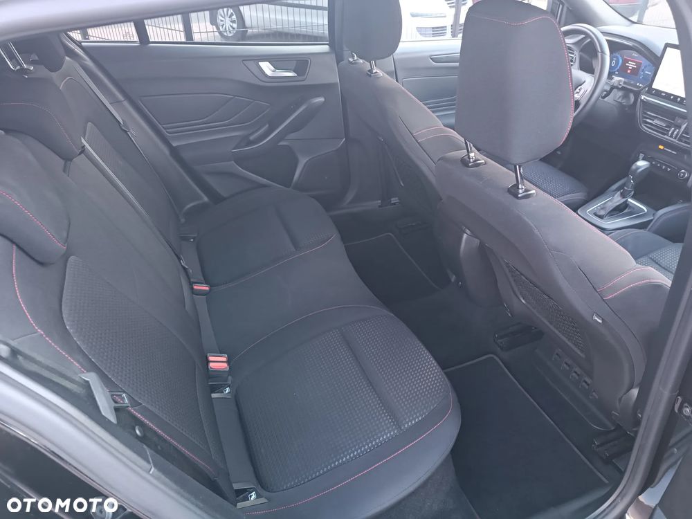 Ford Focus 1.0 EcoBoost mHEV ST-Line X - 15