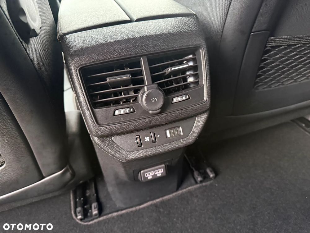 Peugeot 5008 PureTech 130 EAT8 Stop & Start GT - 26