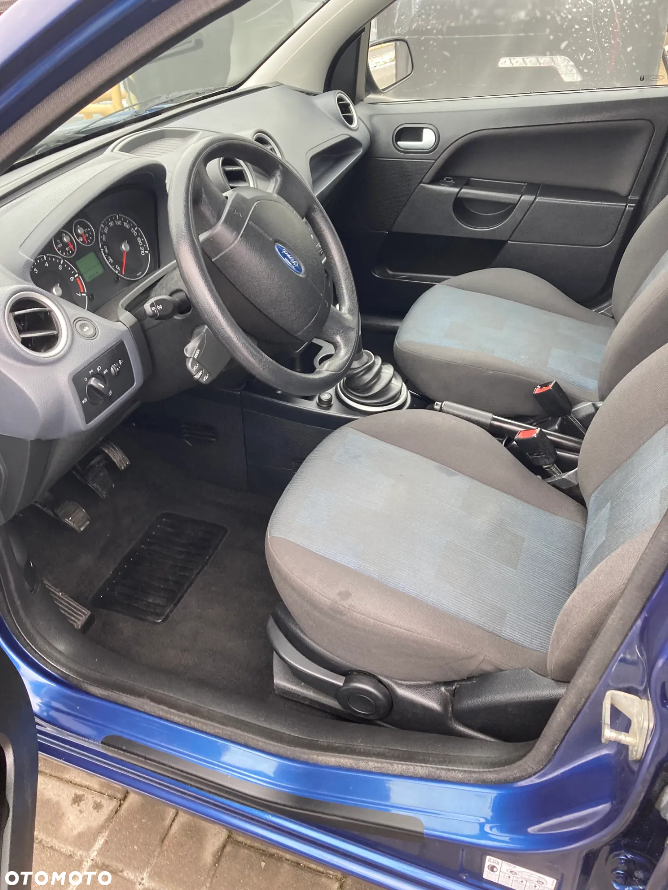 Ford Fiesta 1.4 Ambiente - 12