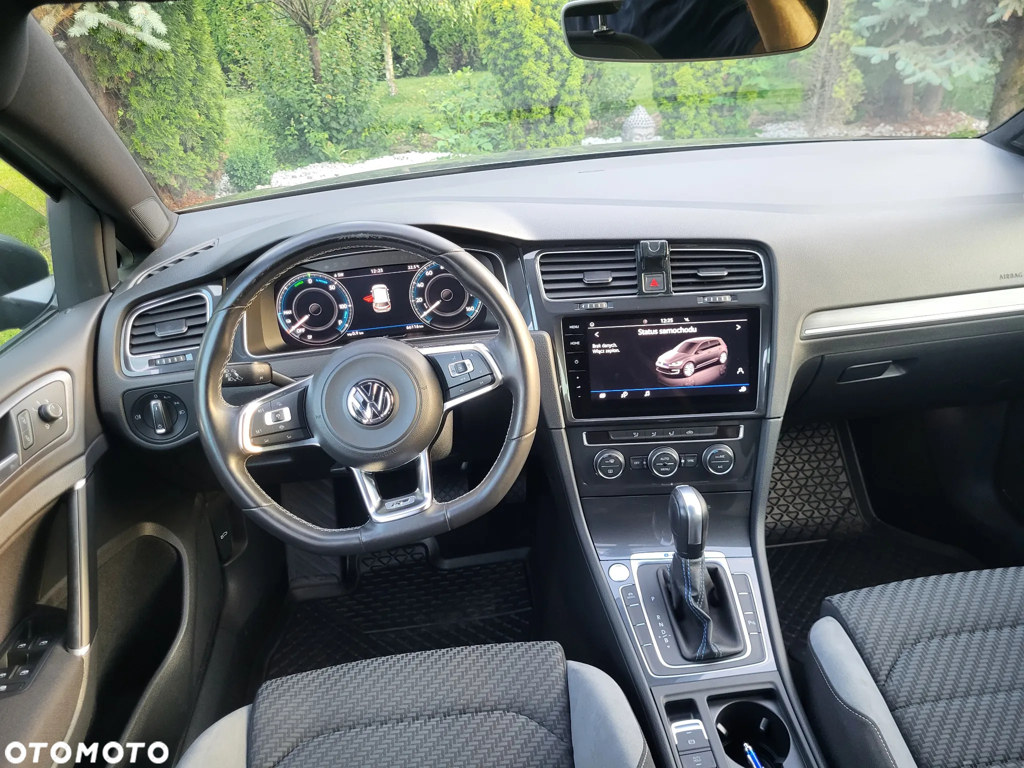 Volkswagen Golf e-Golf - 12