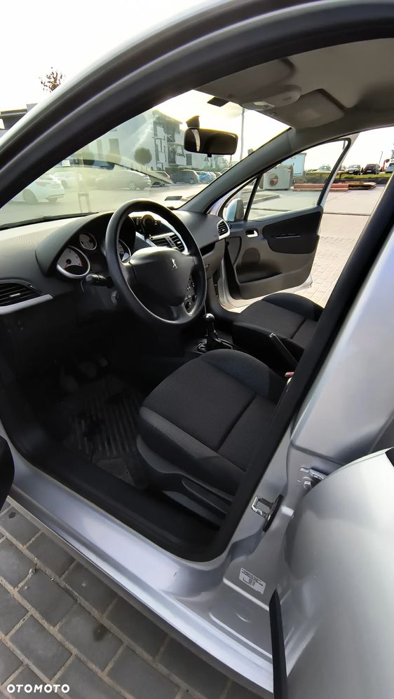 Peugeot 207 1.4 HDi Trendy Euro5 - 9