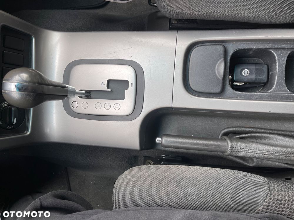 Nissan Pathfinder 2.5 DCi LE - 31
