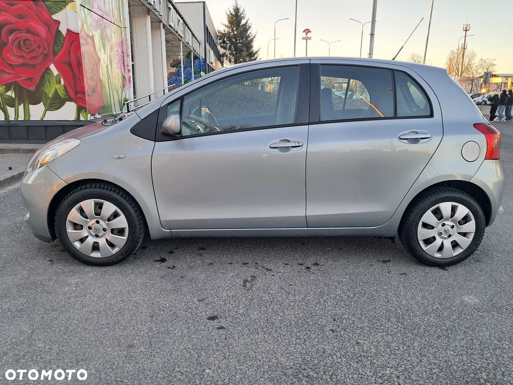 Toyota Yaris 1.3 VVT-i Luna - 2