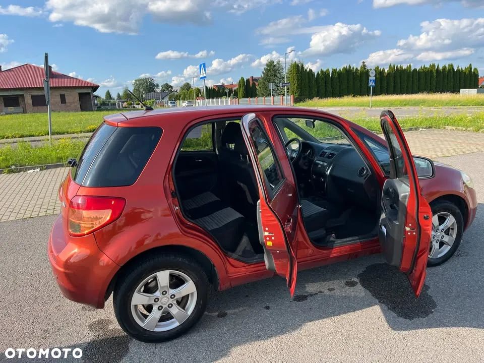 Suzuki SX4 1.6 Premium - 8