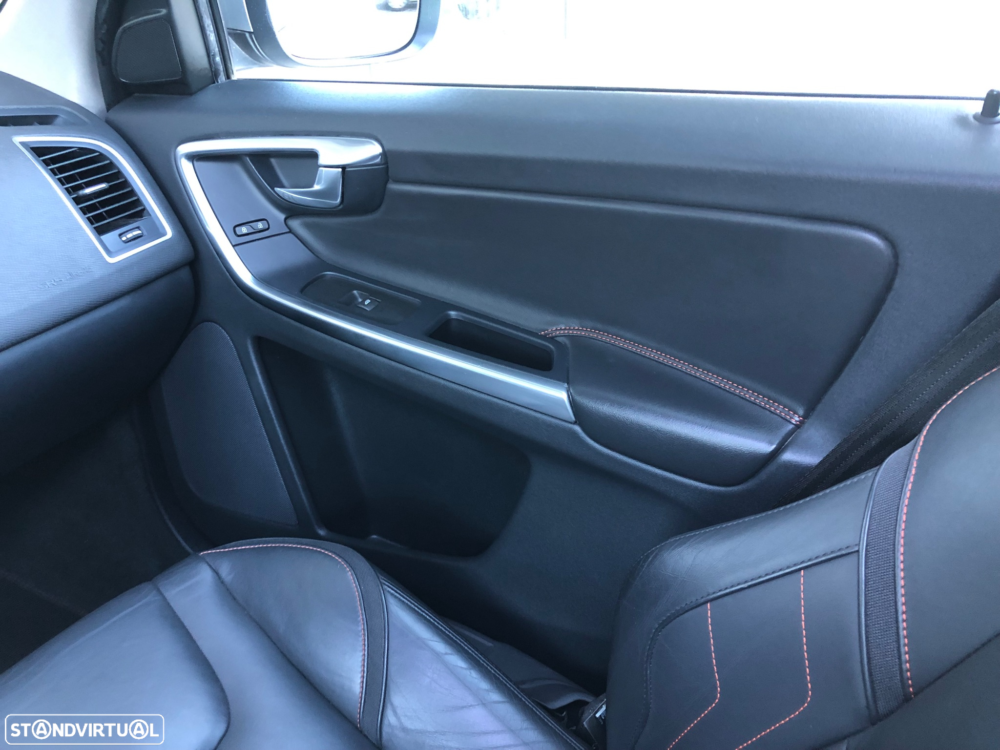 Volvo XC 60 2.0 D4 VOR Geartronic - 37