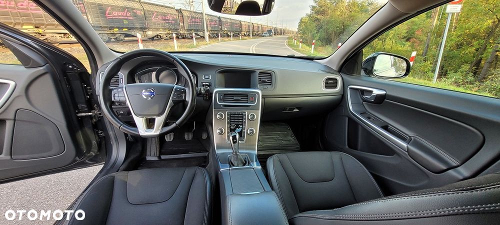 Volvo V60 Cross Country - 9