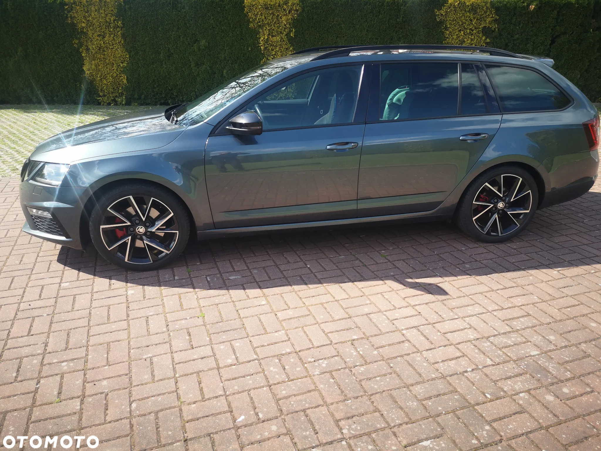 Skoda Octavia 2.0 TDI DSG RS - 8