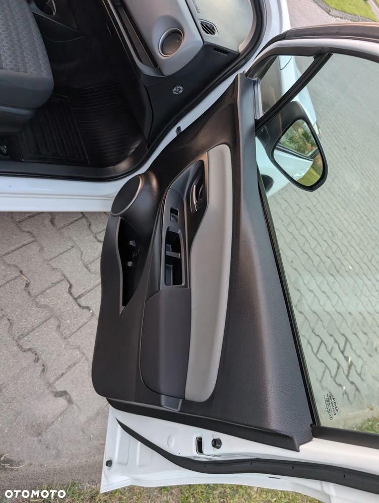 Toyota Yaris 1.33 Active - 12