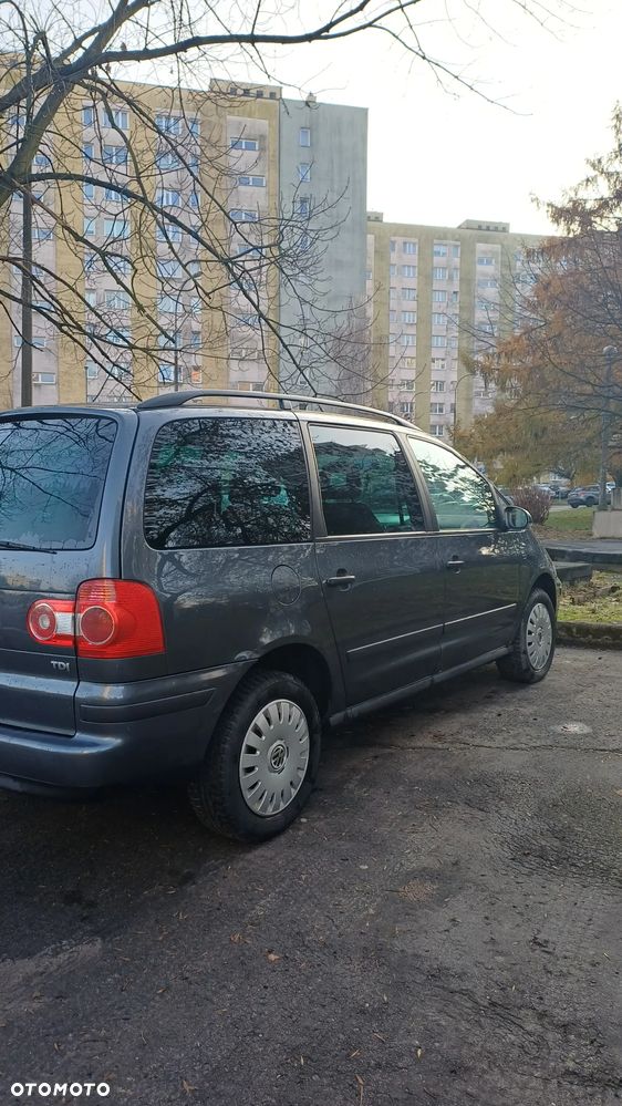 Volkswagen Sharan 1.9 TDI Comfortline - 24