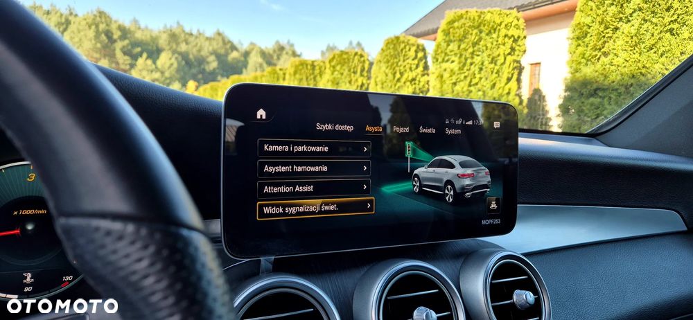 Mercedes-Benz GLC 220 d 4Matic 9G-TRONIC AMG Line Plus - 27