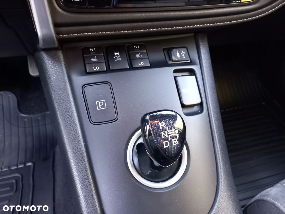 Toyota Auris Hybrid 135 Selection - 22