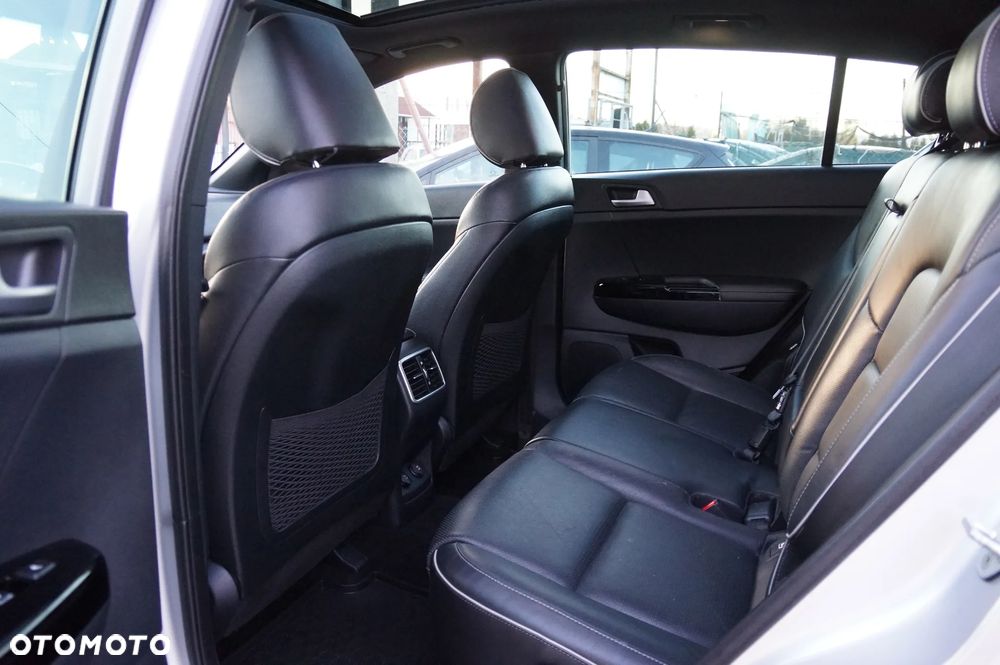 Kia Sportage 2,0 CRDI AWD GT Line - 31